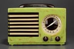 Beautiful Bright Pistachio Green Emerson ’Aristocrat’ 400 Catalin Radio